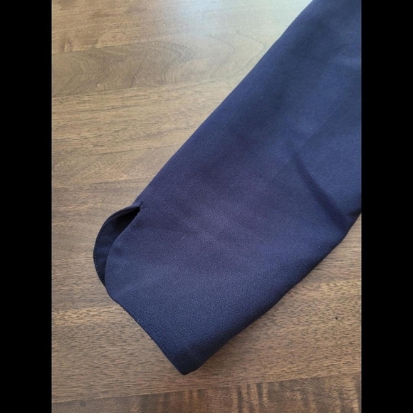 Classy dress - Picture 2 of 4